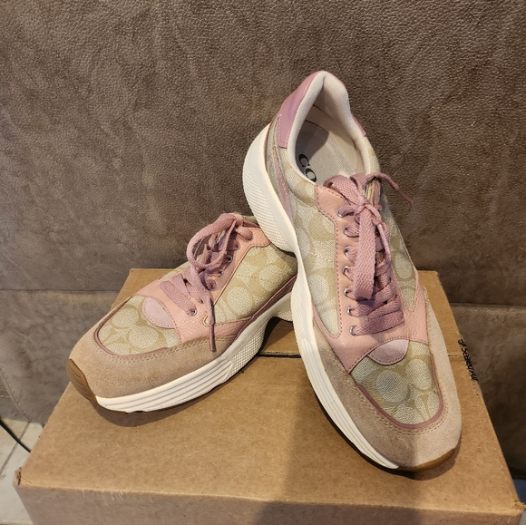 Coach Shoes - Coach Tech Runner Pink Beige Signature Lace Up Sneakers Size 10